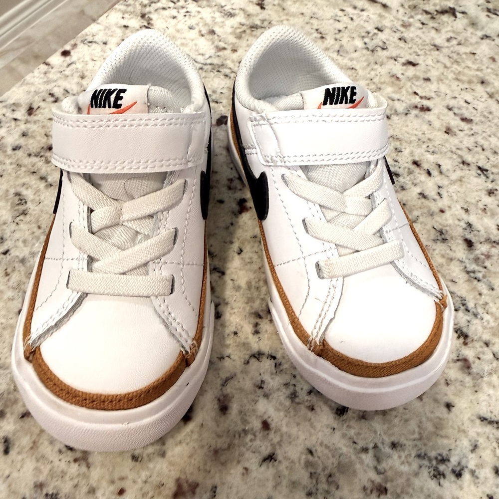 Nike Toddler Court Legacy Sneakers - Size 7 **Like New**